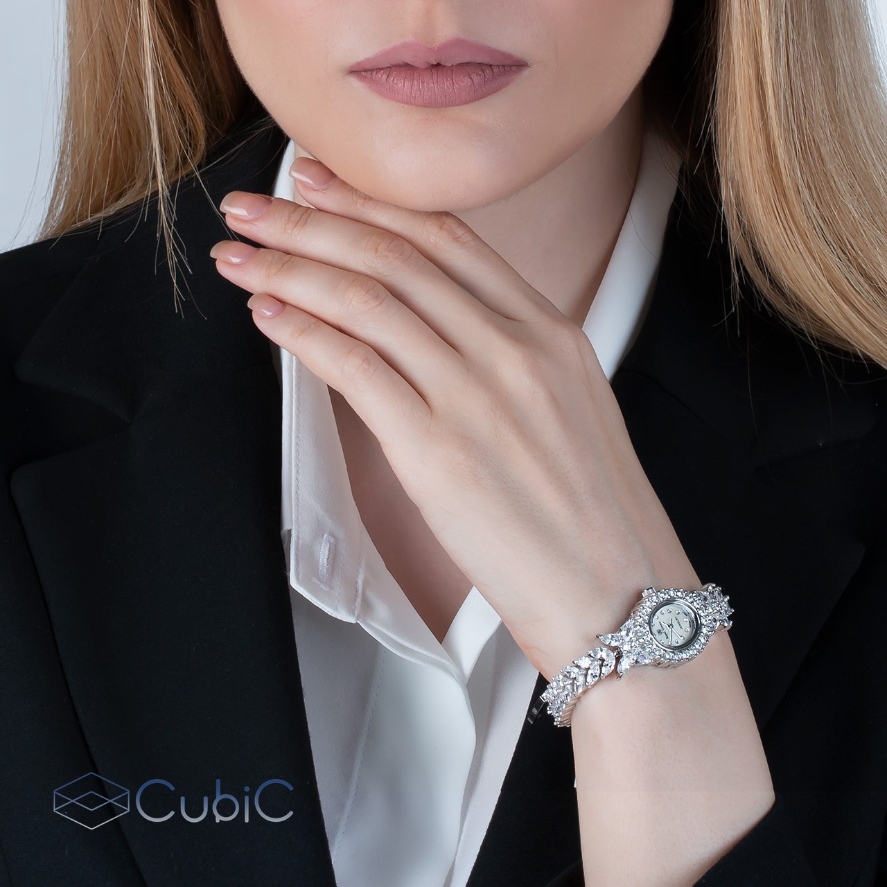 ساعت نگین دار نقره